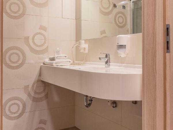 Hotel Cesarskie Ogrody : photo 3 de la chambre single room in residence building