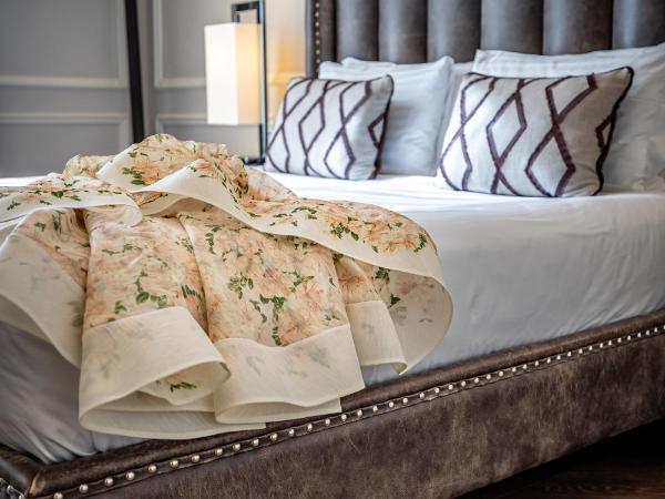 Rivalta Hotel - Alfieri Collezione : photo 6 de la chambre suite junior de luxe - vue sur rivière