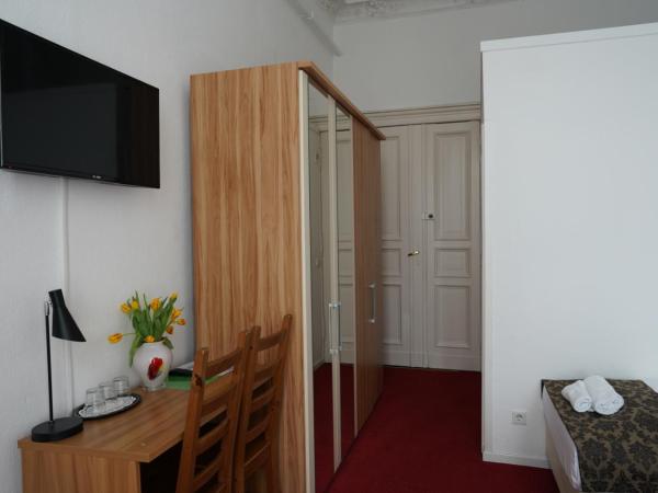 City Pension Berlin : photo 6 de la chambre chambre triple