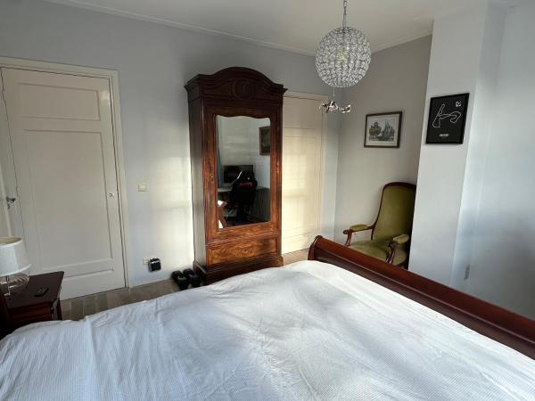 Luxury home in quiet neighbourhood near beach : photo 3 de la chambre chambre double deluxe
