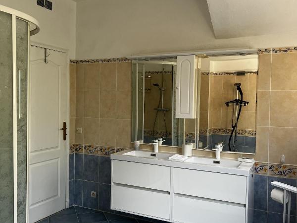 les petites terrasses : photo 7 de la chambre chambre quadruple - vue sur mer