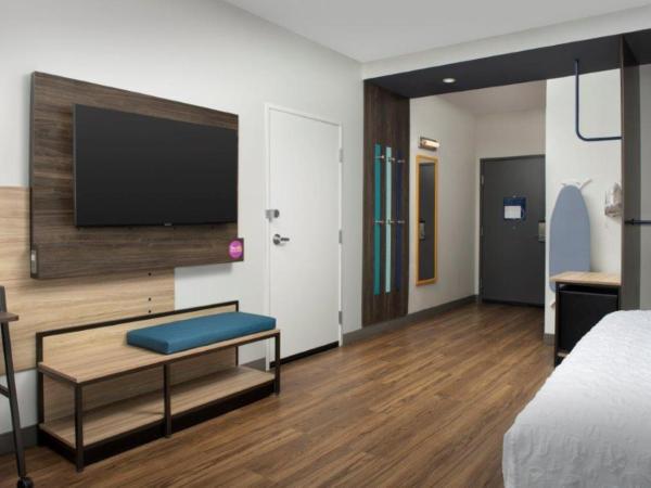 Tru By Hilton San Antonio North : photo 1 de la chambre king room with bath tub - mobility and hearing access