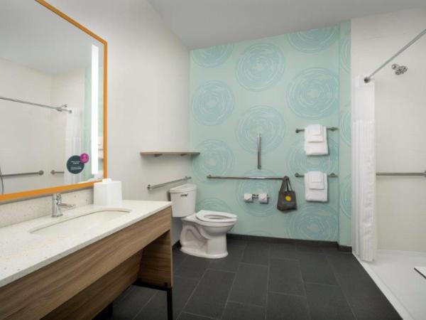 Tru By Hilton San Antonio North : photo 3 de la chambre king room with bath tub - mobility and hearing access