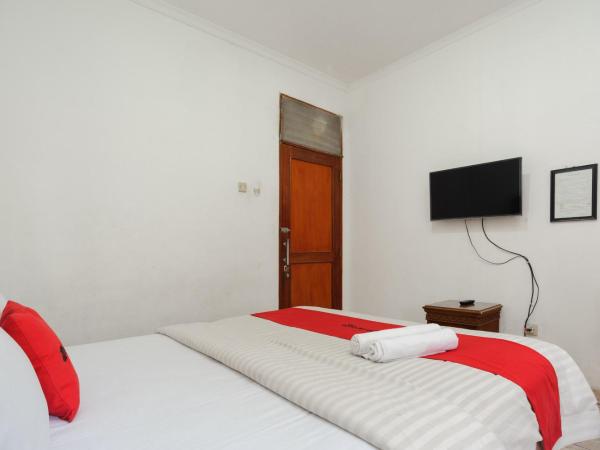 RedDoorz syariah near AEON Mall Tanjung Barat : photo 3 de la chambre chambre double standard