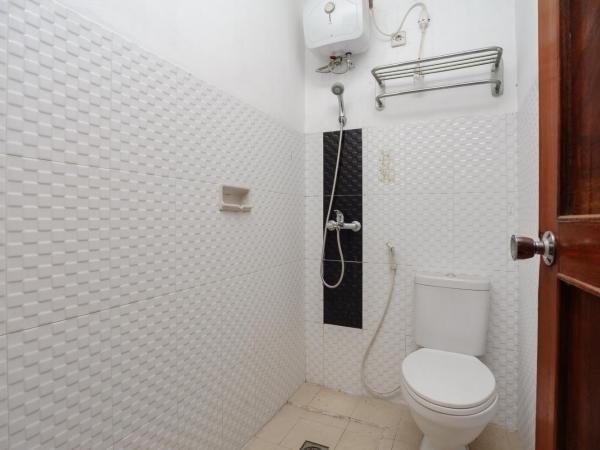 RedDoorz syariah near AEON Mall Tanjung Barat : photo 8 de la chambre chambre double standard