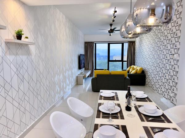 MidValley Southkey Mosaic 6-9pax Netflix-SmartTV70inch : photo 4 de la chambre appartement 2 chambres