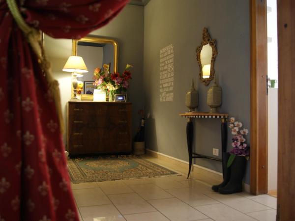 Ay Home B&B : photo 1 de la chambre chambre double avec salle de bains commune