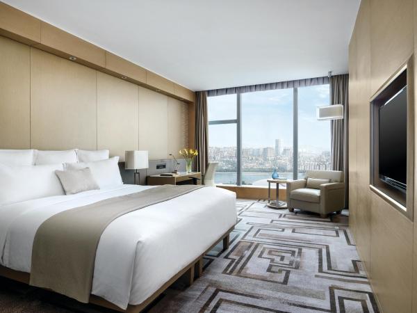 Langham Place Guangzhou - Walking distance to Canton Fair & Overseas Buyers Registration Service : photo 3 de la chambre chambre lit king-size exécutive