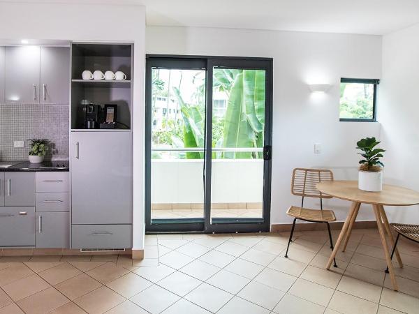 Port Douglas Peninsula Boutique Hotel - Adults Only Haven : photo 5 de la chambre executive pool view suite - free wifi & parking