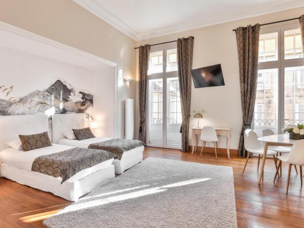 La Villa des Consuls - Gîte de tourisme de charme : photo 2 de la chambre appartement avec terrasse (rez-de-chaussée)