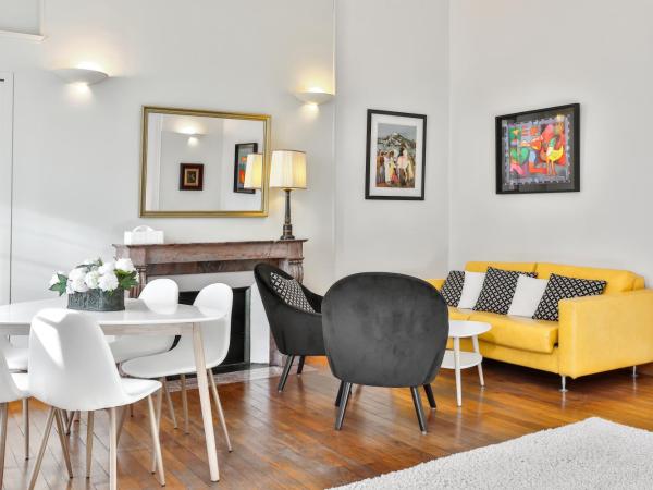 La Villa des Consuls - Gîte de tourisme de charme : photo 3 de la chambre appartement avec terrasse (rez-de-chaussée)