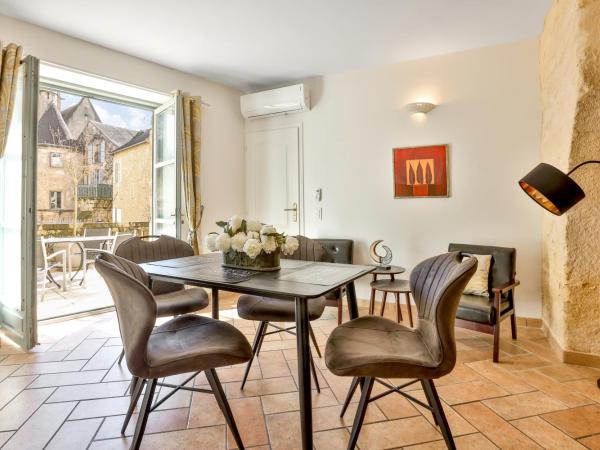 La Villa des Consuls - Gîte de tourisme de charme : photo 3 de la chambre appartement avec terrasse (rez-de-chaussée)