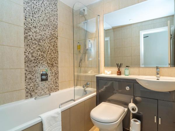 Croft Court Hotel : photo 9 de la chambre chambre lits jumeaux avec salle de bains privative