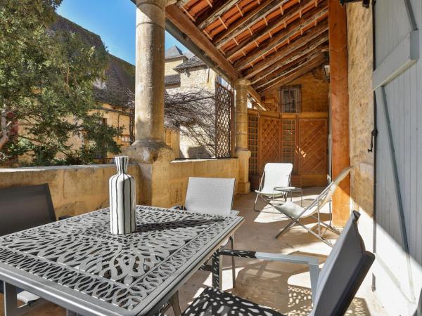 La Villa des Consuls - Gîte de tourisme de charme : photo 7 de la chambre appartement avec terrasse - 1er Étage