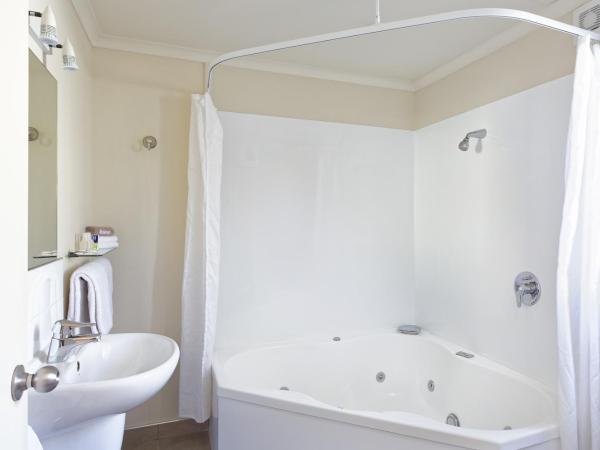 BK's Rotorua Motor Lodge : photo 4 de la chambre queen studio with private spa bath