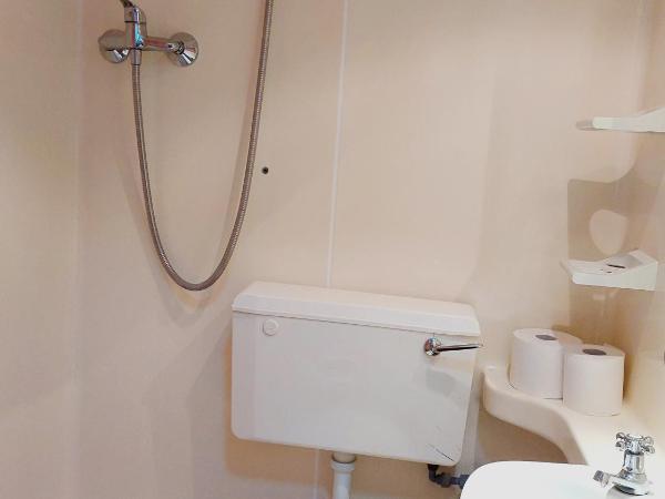 Carlton Hotel : photo 2 de la chambre chambre simple avec toilettes privatives et douche