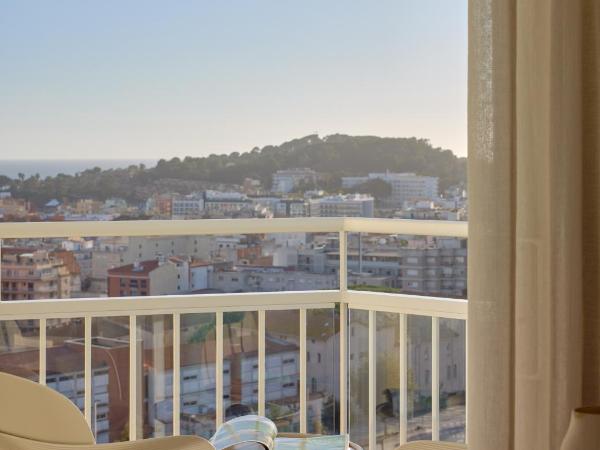 Meliá Lloret de Mar : photo 2 de la chambre chambre premium - vue sur piscine
