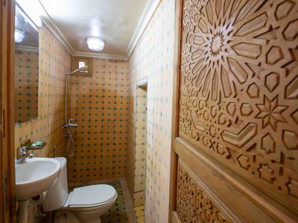 Dar houda : photo 1 de la chambre chambre double avec salle de bains privative