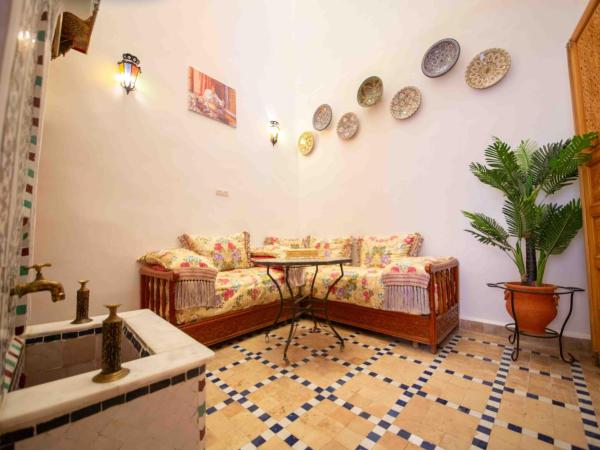 Dar houda : photo 2 de la chambre chambre double avec salle de bains privative