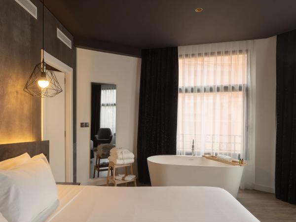 Hotel Tayko Bilbao : photo 10 de la chambre chambre lit king-size de luxe - vue sur rivière