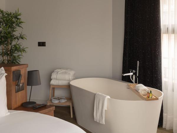 Hotel Tayko Bilbao : photo 7 de la chambre chambre lit king-size de luxe - vue sur rivière