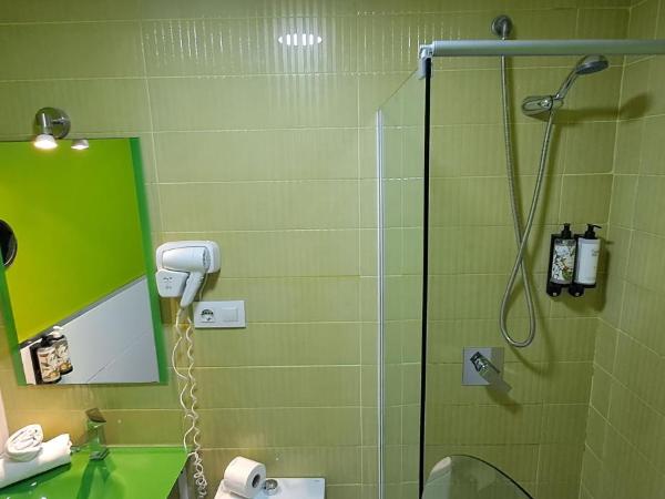 Nest Style Granada : photo 7 de la chambre chambre quadruple