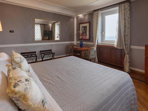 Grand Hotel Ortigia : photo 2 de la chambre chambre double deluxe - vue sur mer