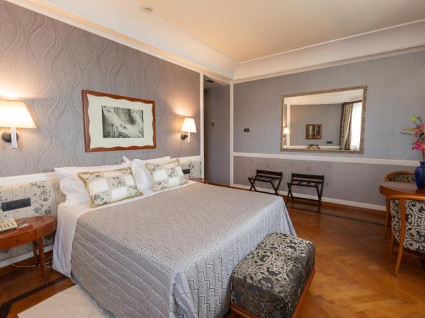 Grand Hotel Ortigia : photo 1 de la chambre chambre double deluxe - vue sur mer