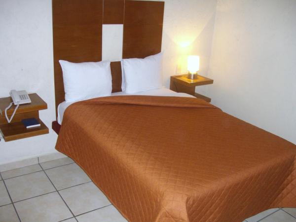 Hotel Casa de Oración San José : photo 3 de la chambre chambre standard lit queen-size