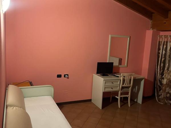 AFFITTACAMERE MAMELI : photo 5 de la chambre grande chambre double ou lits jumeaux
