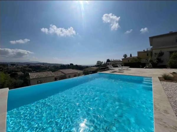 DOMAINE LOU BEL AZUR - Charmant : photo 1 de la chambre appartement avec terrasse