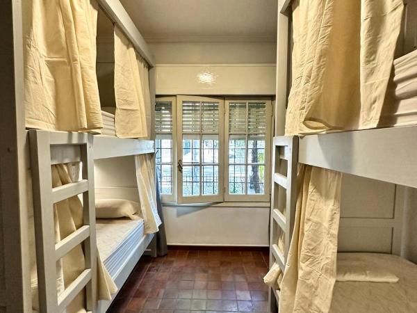 Gorilla Hostel : photo 2 de la chambre lit dans dortoir mixte de 4 lits