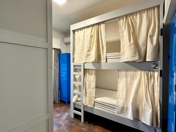 Gorilla Hostel : photo 1 de la chambre lit dans dortoir mixte de 4 lits