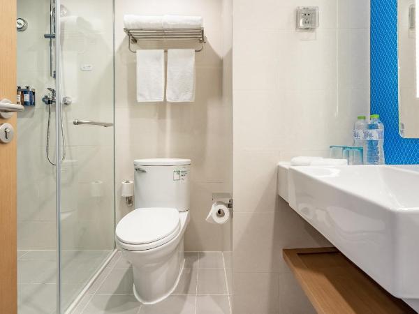 Holiday Inn Express Qingdao City Center, an IHG Hotel : photo 1 de la chambre chambre standard