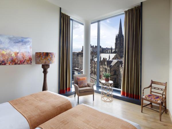 Radisson Collection Hotel, Royal Mile Edinburgh : photo 6 de la chambre chambre premium collection - vue sur toits