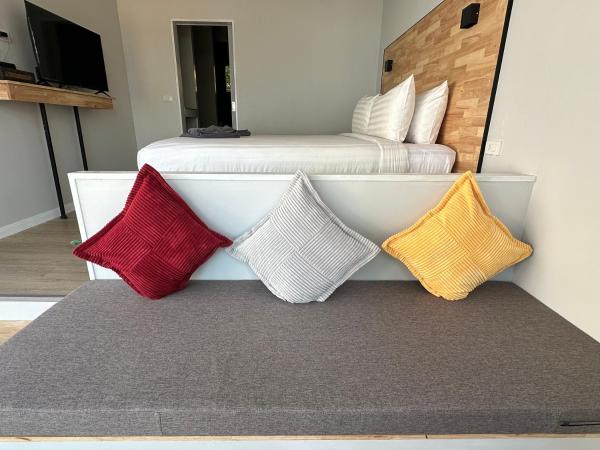 HIP Seaview Resort @ Phi Phi : photo 1 de la chambre cabine avec vue sur la mer