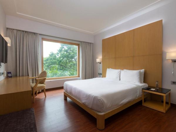 Novotel Hyderabad Airport : photo 1 de la chambre chambre lit king-size supérieure