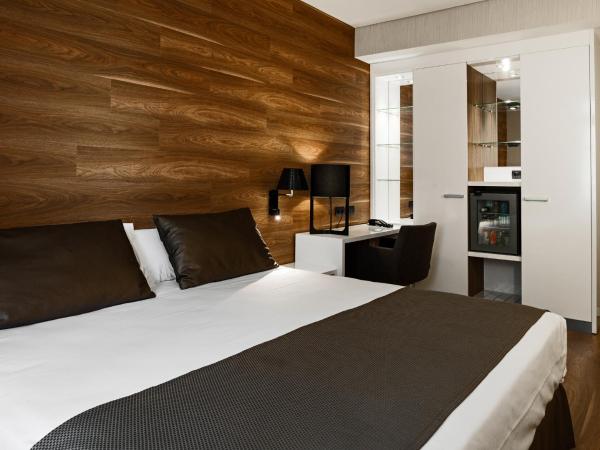 Catalonia Puerta del Sol : photo 4 de la chambre chambre double ou lits jumeaux - vue sur rue