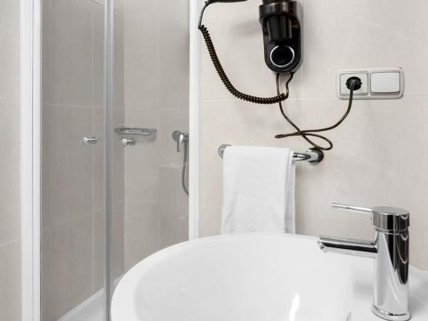 Hotel Los Girasoles : photo 5 de la chambre chambre triple