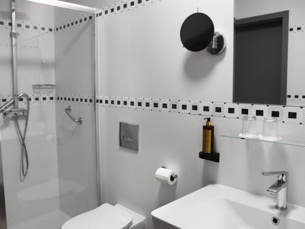 Hotel Polonia Centrum : photo 5 de la chambre chambre lit king-size deluxe