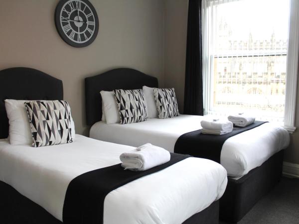 The Mitre Hotel : photo 1 de la chambre petite chambre familiale