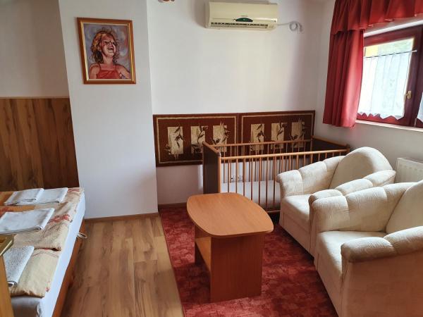 Apart Júlia Villa : photo 9 de la chambre appartement familial (2 adultes + 2 enfants)