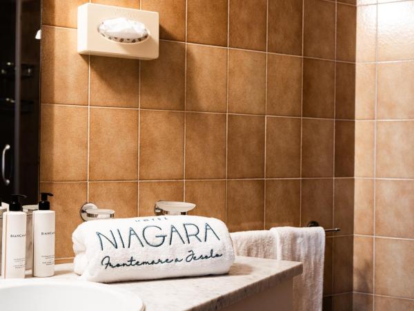 Hotel Niagara : photo 4 de la chambre petite chambre double