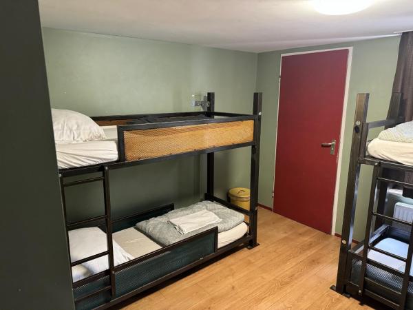 Amsterdam Hostel Uptown : photo 1 de la chambre lit dans dortoir mixte de 6 lits