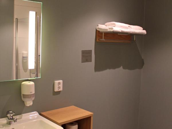 Hotel KRS : photo 4 de la chambre chambre familiale