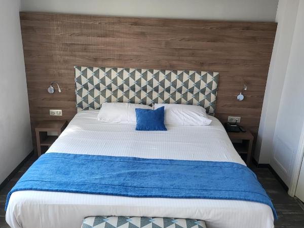 Hotel Flots d'Azur : photo 5 de la chambre chambre triple privilège avec vue sur mer