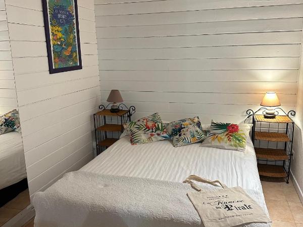 Hôtel La Fiancée du Pirate : photo 2 de la chambre chambre quadruple indépendante avec terrasse privée