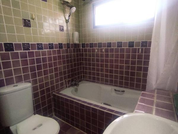 Chiang Mai Homey : photo 1 de la chambre chambre lits jumeaux avec salle de bains commune