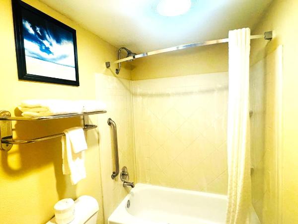 Comfort Inn Downtown : photo 7 de la chambre chambre lit queen-size - non-fumeurs