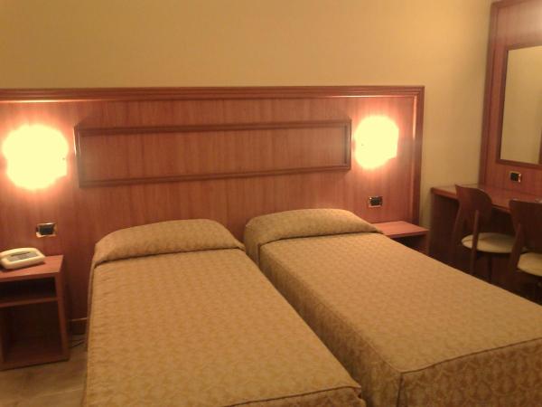 Piccolo Hotel : photo 3 de la chambre chambre lits jumeaux standard